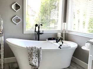 2090 Ridgebrook Dr, West Linn, OR 97068