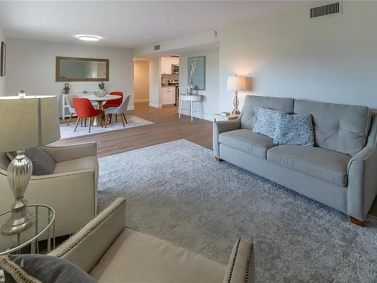 96 Glades Blvd #513 — Photo 4