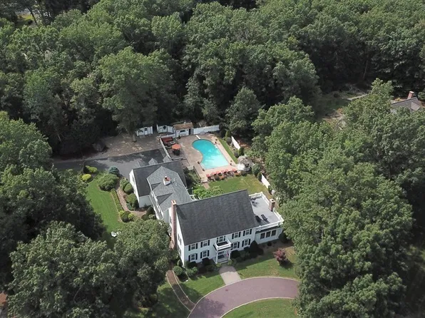 1 Sylvan Ln, Groton, MA 01450