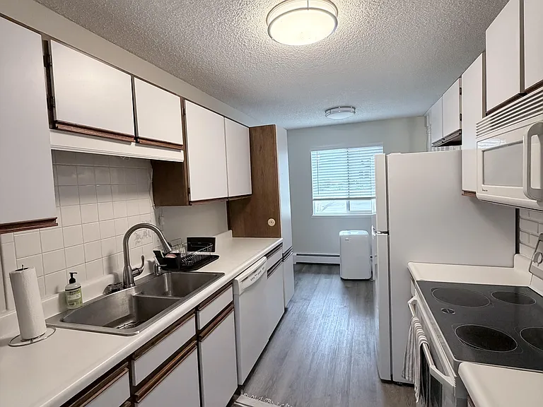 1404 Adriel Dr #1 — Photo 4