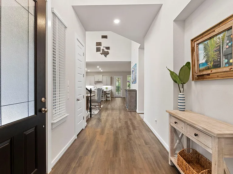 460 Constitution Way — Photo 5