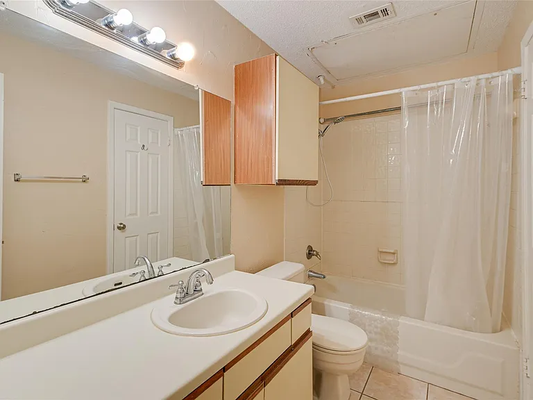 807 W 25th St #316 — Photo 9