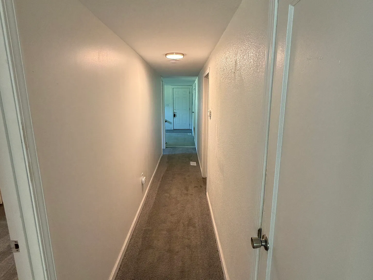 212 Clara St — Photo 4