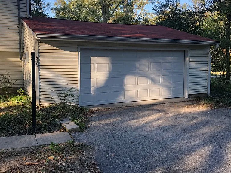 1235 E Matlock Rd — Photo 4