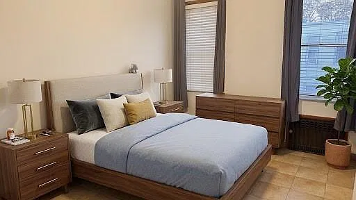 2 bed, 1.0 bath, 3080 sqft, $2,500 — Photo 3
