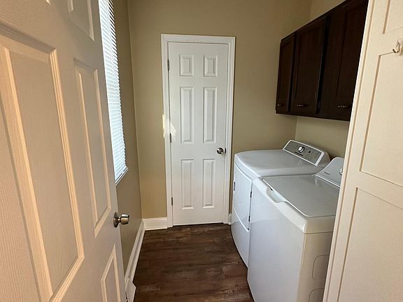 3rd image of 611 1st St #611