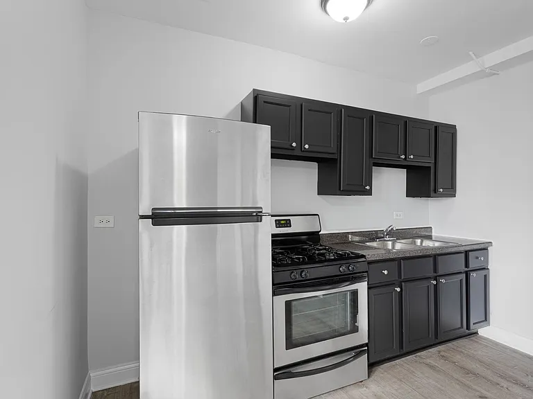 The Kenmore on Edgewater — Photo 7