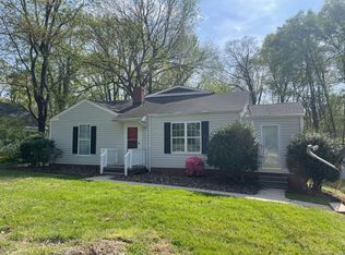 2627 Stratford Dr, Greensboro, NC 27408