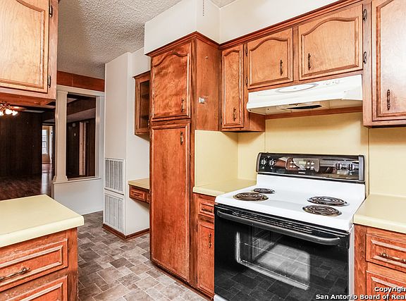 4th image of 6411 Longhouse Ct