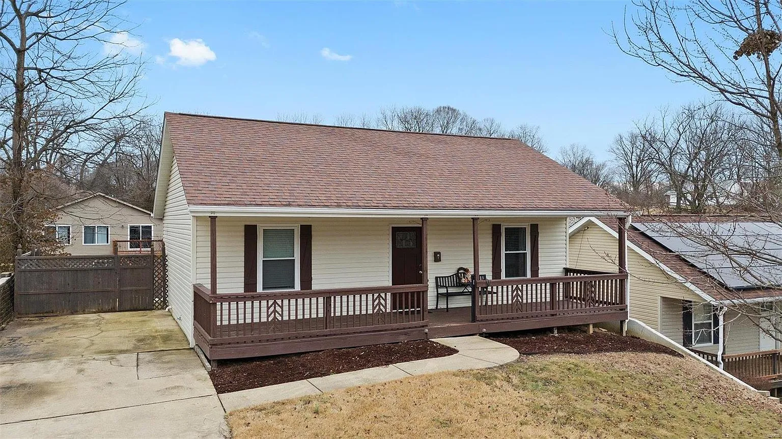 140 Courtland Pl photo 1