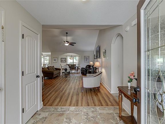 2nd image of 810 Brandon Dr