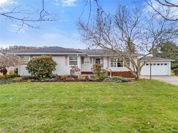 516 E Main St, Gnadenhutten, OH 44629