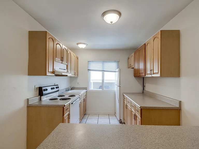 B Street | Apartments Near Balboa Park - Studios, 1 & 2 Bedrooms — Photo 16