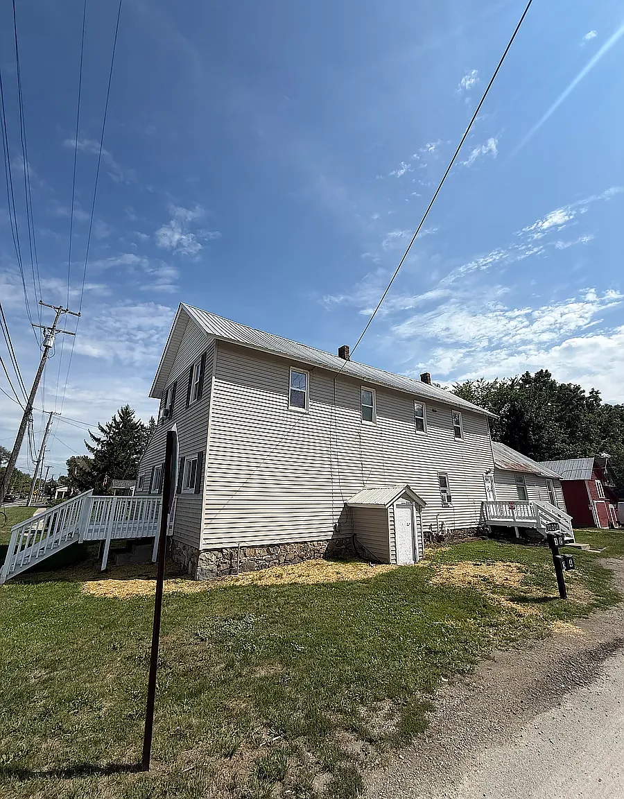 10204 Willis Rd — Photo 2