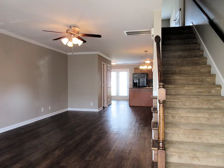 341 Sam Houston Cir — Photo 3