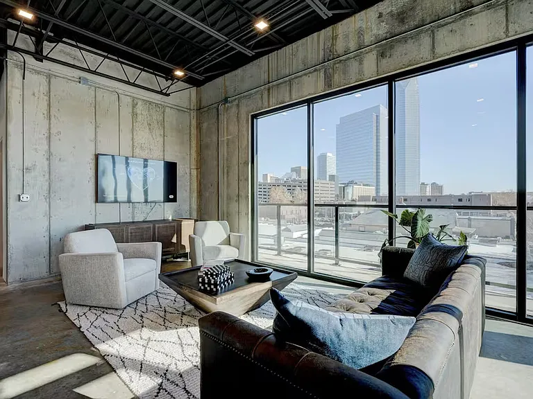 631 W California Ave — Photo 8