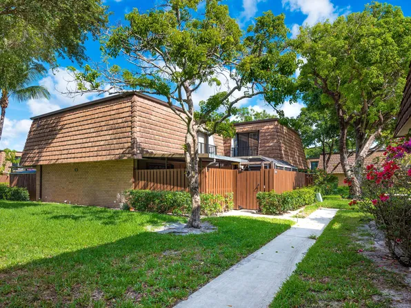 2205 22nd Lane, Greenacres, FL 33463
