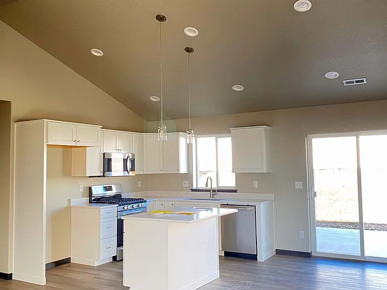 3879 N Abel Ln — Photo 4