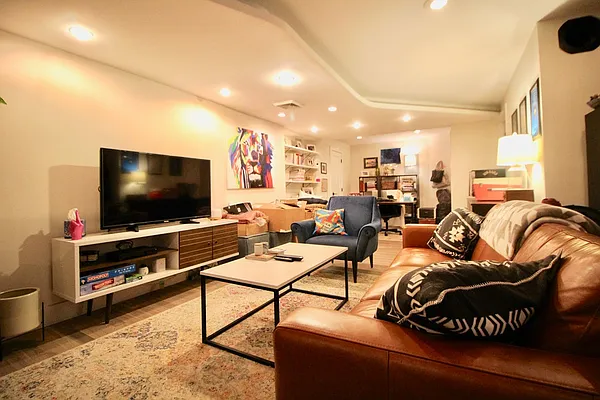 Rented by Bold New York | media 10