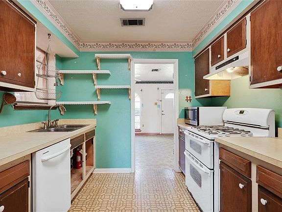 4th image of 3020 Illinois Ave
