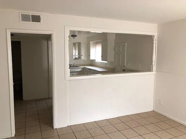 12826 Bloomfield Ave — Photo 3