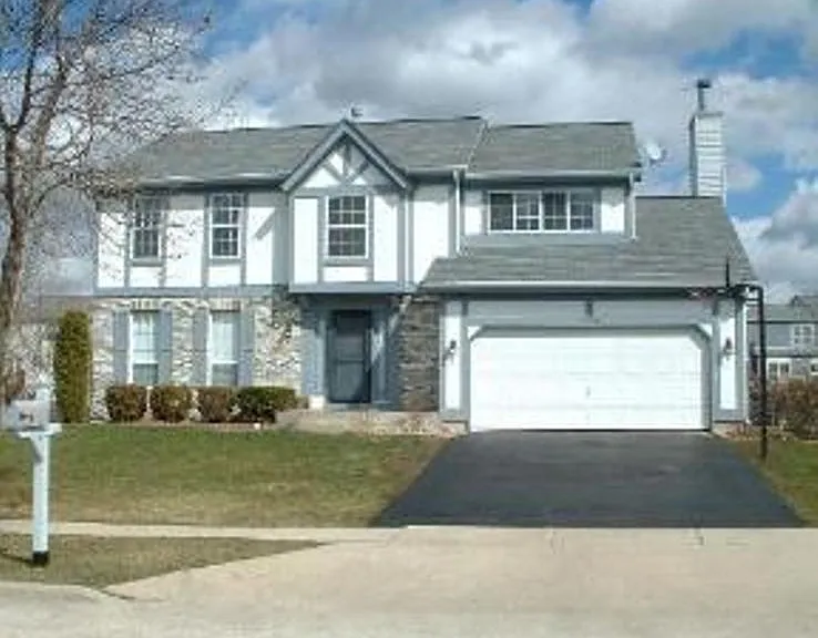 1906 Armwood Ln — Photo 1