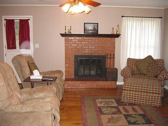 2nd image of 4423 E 46th Pl