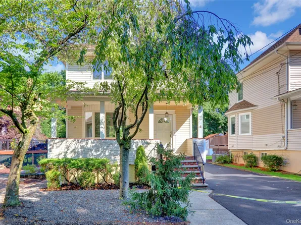 2 Oak Court, Staten Island, NY 10308