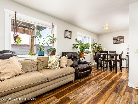 5th image of 200 Aspen Meadows Rd