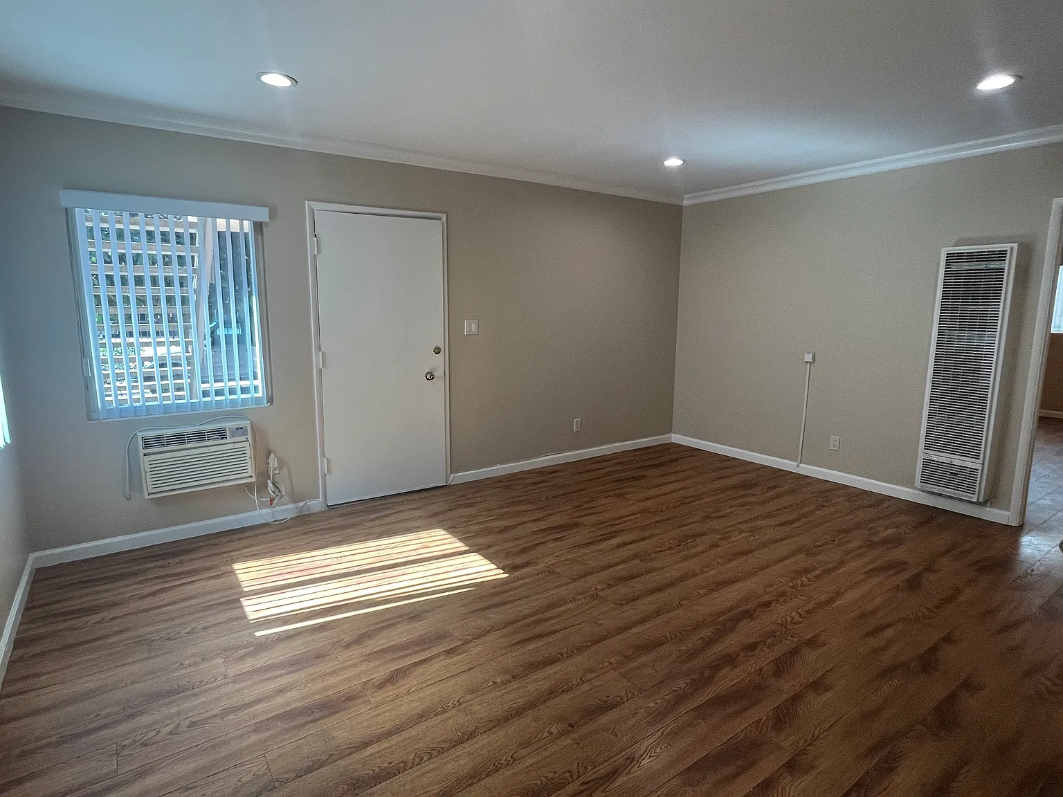 2 bed, 900 sqft, $2,195 — Photo 3