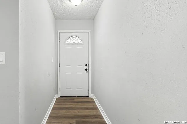 3 bed, 2.0 bath, 1238 sqft, $1,200 — Photo 3
