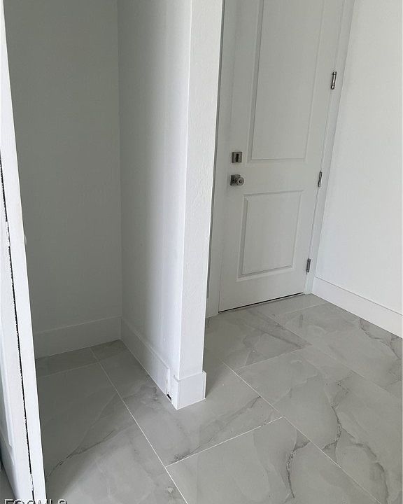 1st image of 464 Eisenhower Blvd #464
