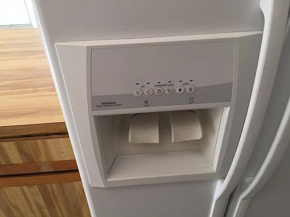 5th image of 127 Camphor Cir APT B