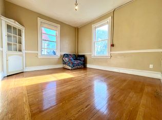 162 Academy Ave #2B, Providence, RI 02908
