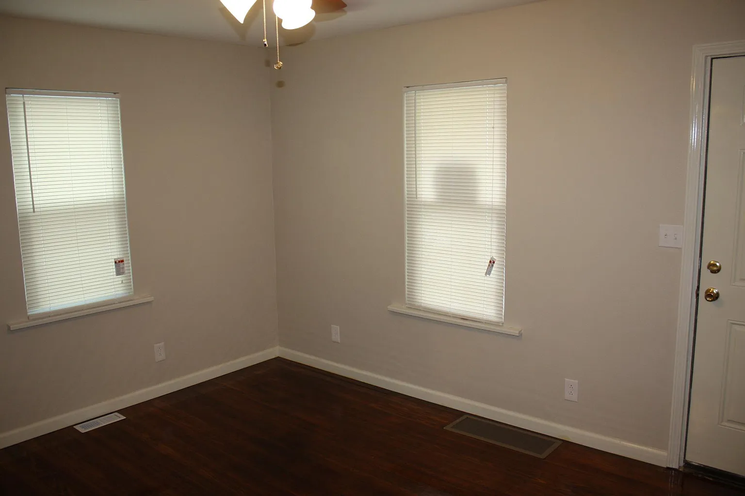 9814 Olympia St photo 1