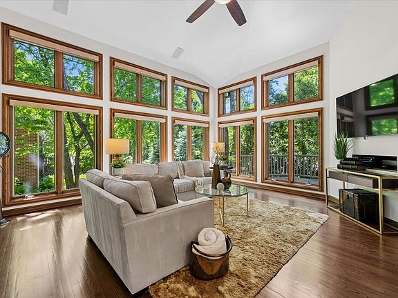 3rd image of 203 Crooked Tree Ct