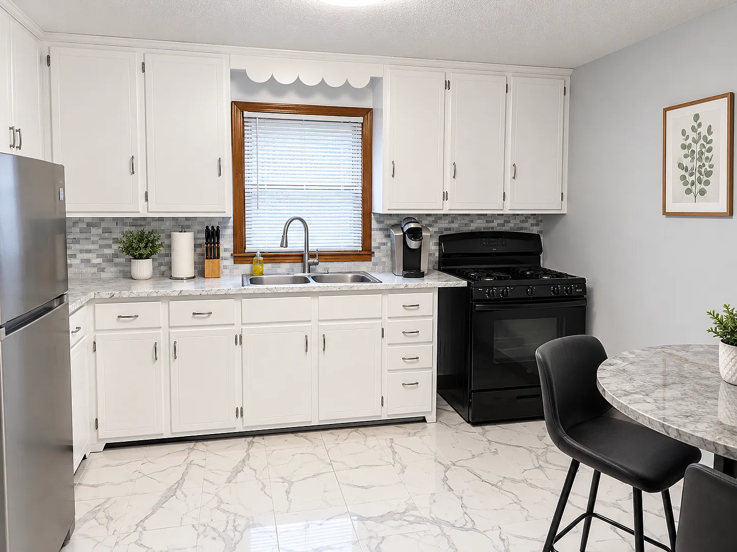 2 bed, 1000 sqft, $1,600 — Photo 3
