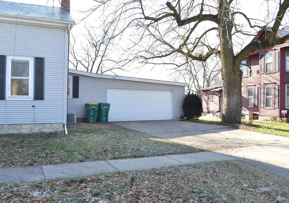2nd image of 15208 S Des Plaines St