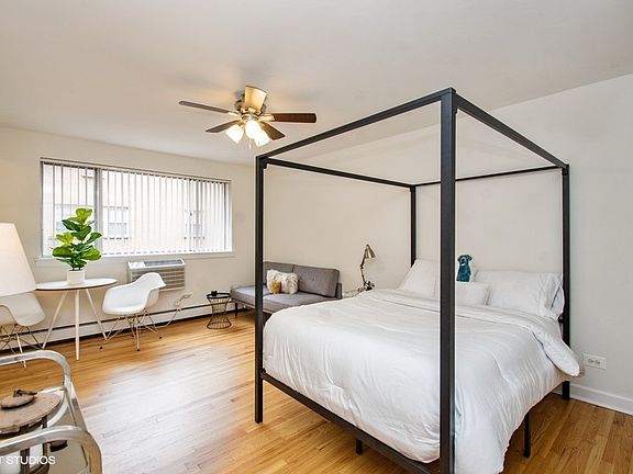 3rd image of 5958 N Kenmore Ave APT 404