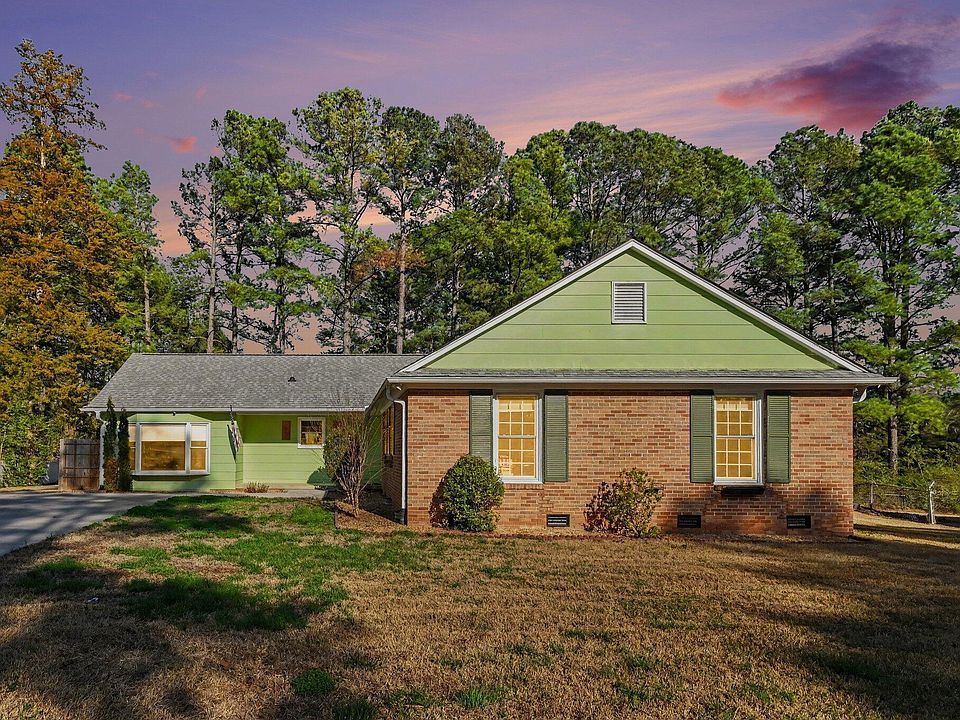 1st image of 123 Montclair Cir