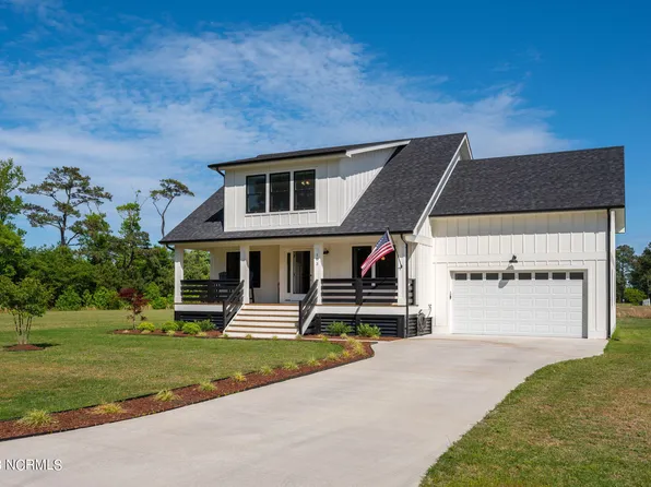103 Hillock Drive, Powells Point, NC 27966