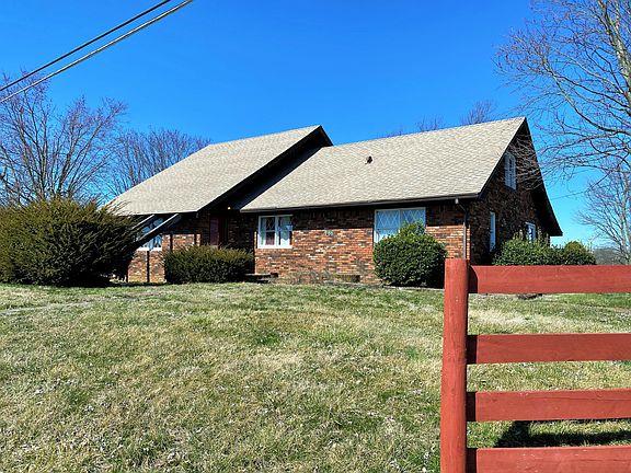 2nd image of 786 Stark Ln