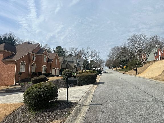 5th image of 1120 Parkland Run SE