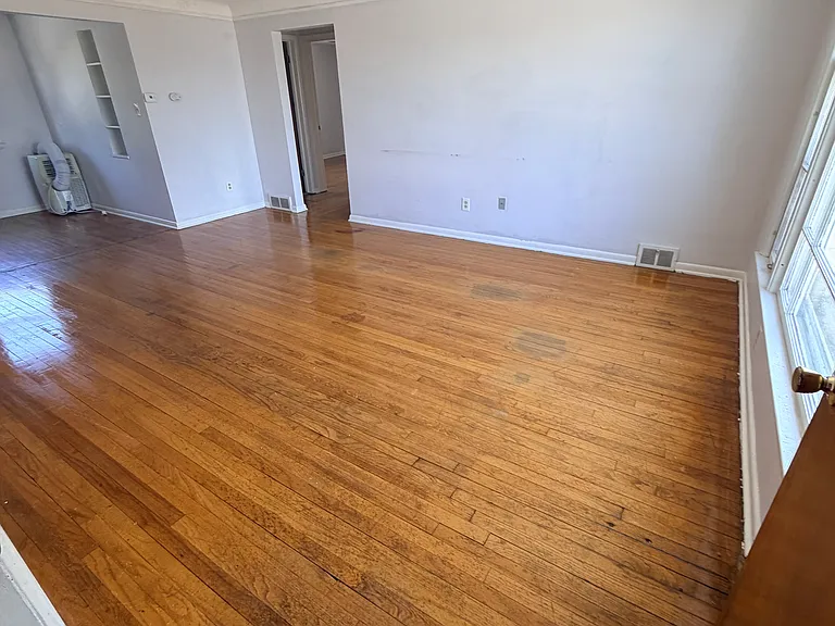 2307 Noble Rd #2 — Photo 21
