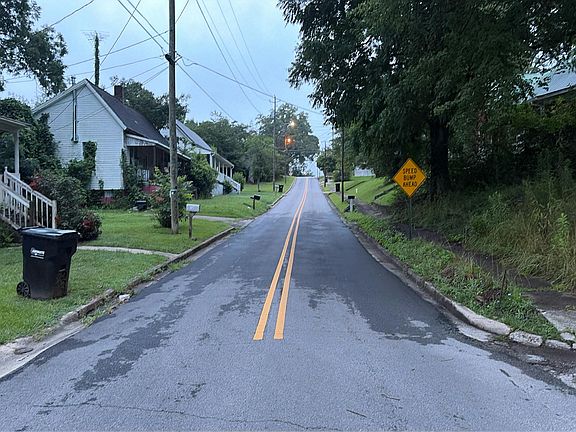 4th image of 810 Peachtree St