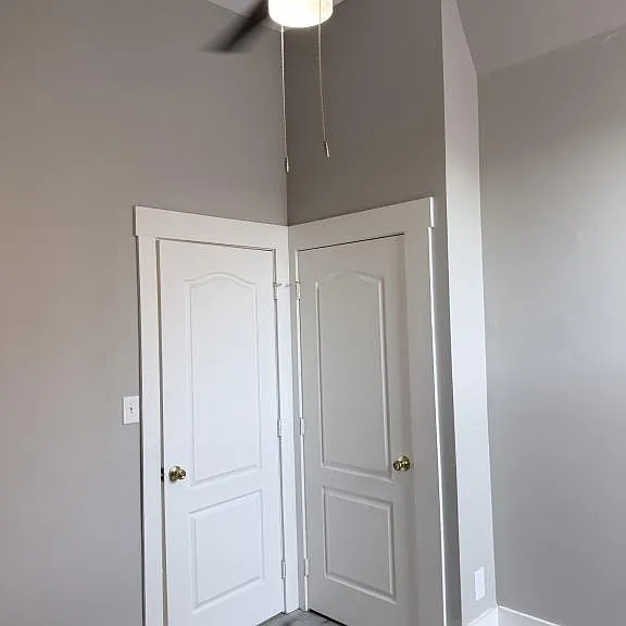 508 W Oak St #2 — Photo 9