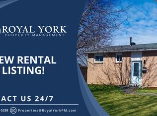 2 Laurie Ct #1, Ottawa, ON K2L1S3