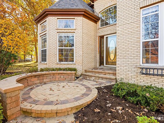 4th image of 10 Cranberry Ct