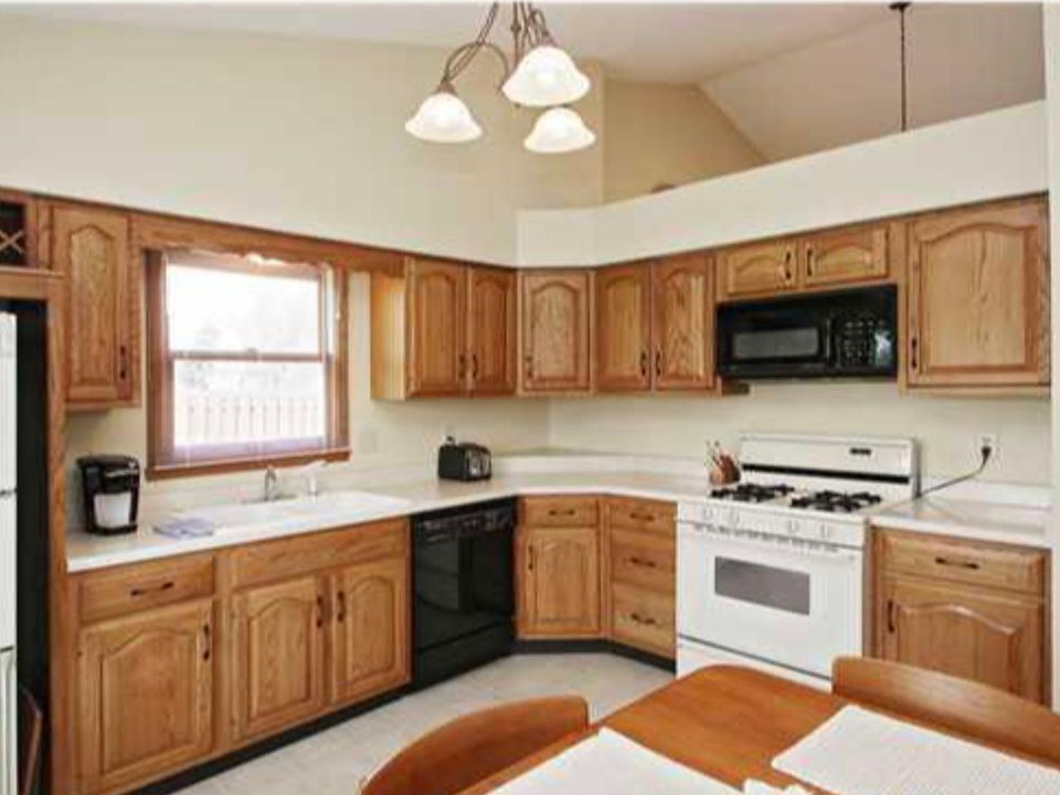 2nd image of 670 Sunblest Blvd