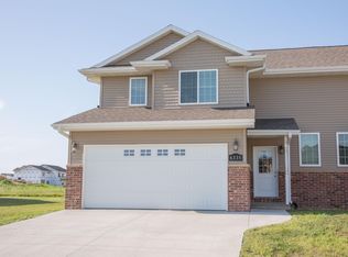 6355 Pawnee Ln, Asbury, IA 52002